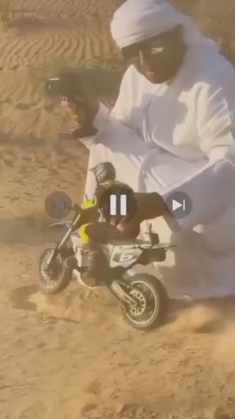 FlashDrift RC Bike 1:6 (large) - 1:10 (small) Electric Motorcycles by Synergy Store.